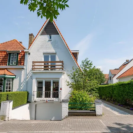 Charming Sea-Side Holiday Villa In Koksijde Coxyde